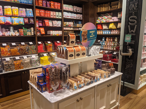 Shopping Mall «Westfield Fashion Square», reviews and photos, 14006 Riverside Dr, Sherman Oaks, CA 91423, USA