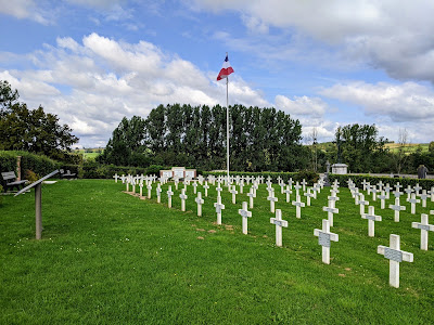 Nécropole nationale d'Effry à Effry
