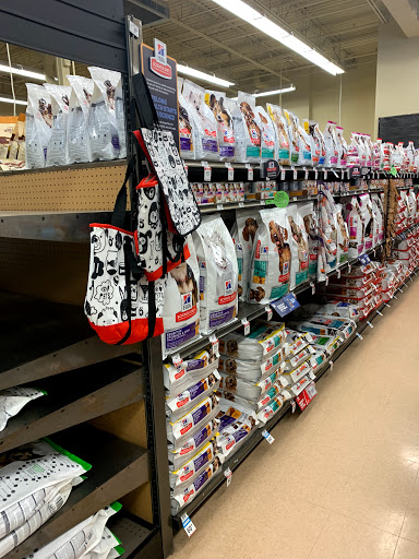 Pet Supply Store «Petco Animal Supplies», reviews and photos, 35860 Chester Rd, Avon, OH 44011, USA