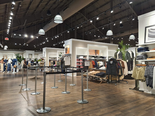 Clothing Store «Banana Republic», reviews and photos, 454 Evergreen Ct, Central Valley, NY 10917, USA