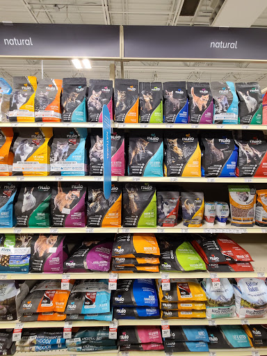 Pet Supply Store «PetSmart», reviews and photos, 89 Commercial Rd, Leominster, MA 01453, USA