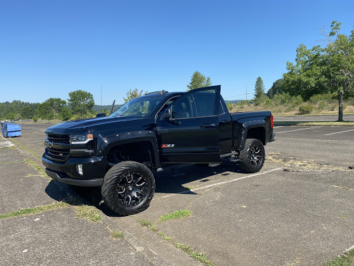 Used Car Dealer «Pacific Cars & Trucks», reviews and photos, 1735 State Hwy 99 N, Eugene, OR 97402, USA