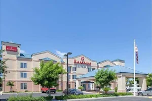 Ramada by Wyndham Fresno Northwest image