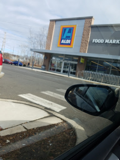 Supermarket «ALDI», reviews and photos, 2990 Edgely Rd, Levittown, PA 19057, USA