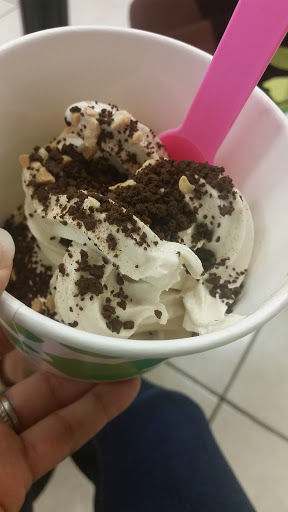 Shopping Mall «Lionville Shopping Center», reviews and photos, 168 Eagleview Blvd, Exton, PA 19341, USA