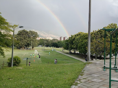 Gimnasio al aire libre - Medellín, Robledo, Medellin, Antioquia, Colombia