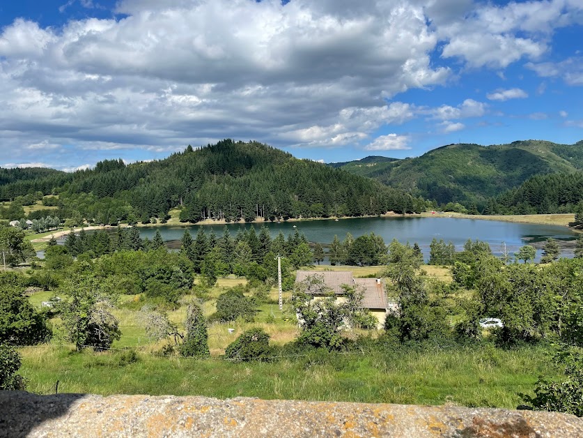 Appartement avec vue sur le lac à Saint-Martial (Ardèche 07)