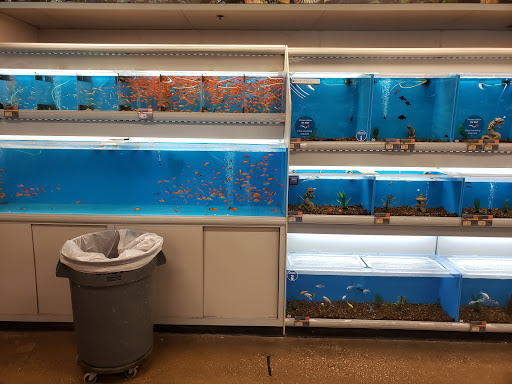 Pet Supply Store «PetSmart», reviews and photos, 2861 Veterans Memorial Pkwy, St Charles, MO 63303, USA