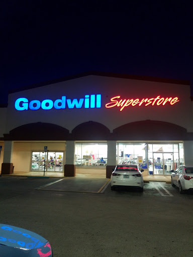 Thrift Store «Goodwill Tamiami Superstore», reviews and photos