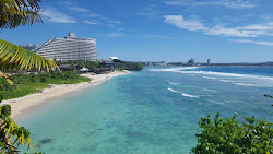 Foto de Gun Beach e sua bela paisagem