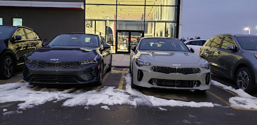 Car Dealer «Summit Place Kia», reviews and photos, 2200 Elizabeth Lake Rd, Waterford Twp, MI 48328, USA