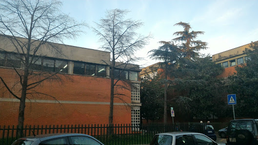 Liceo Artistico Statale Michelangelo Buonarroti Via Caio Giulio Cesare, 20, 04100 Latina LT, Italia