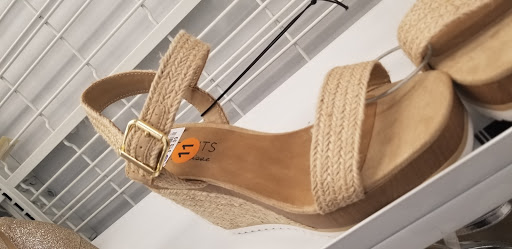 Clothing Store «Ross Dress for Less», reviews and photos, 2525 NE 10th Ct, Homestead, FL 33033, USA