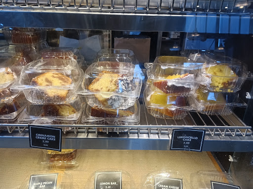 Shopping Mall «Bala Cynwyd Shopping Center», reviews and photos, 59 E City Ave, Bala Cynwyd, PA 19004, USA