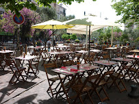 Atmosphère du Restaurant de spécialités provençales Le Resto Provençal à Marseille - n°2