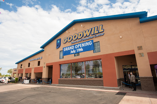 Thrift Store «Lindsay & Warner Goodwill Retail Store & Donation Center», reviews and photos, 874 E Warner Rd, Gilbert, AZ 85296, USA