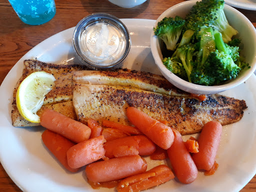 American Restaurant «Cracker Barrel Old Country Store», reviews and photos, 2421 Old Country Inn Dr, Caseyville, IL 62232, USA