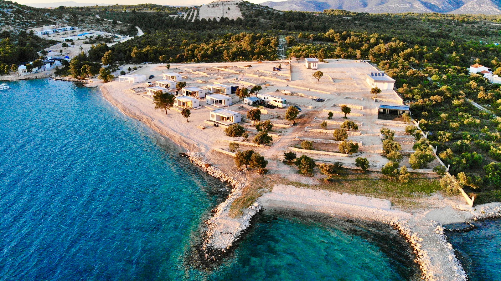 Foto von Buqez beach teilweise hotelbereich