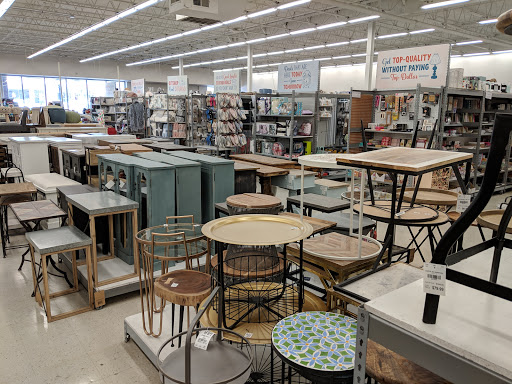 Home Goods Store «Tuesday Morning», reviews and photos, 23314 Farmington Rd, Farmington, MI 48336, USA
