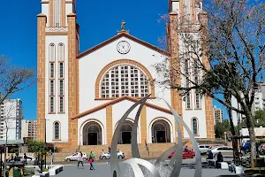 Praça Central Da Igreja Matriz image