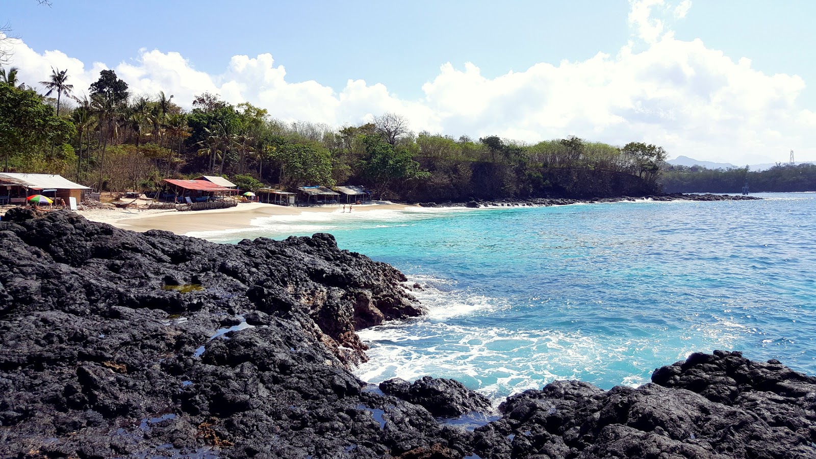 Foto von Bias Tugel Beach und die siedlung