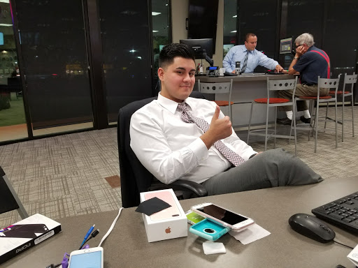 Cell Phone Store «Verizon Authorized Retailer – Cellular Sales», reviews and photos, 851 Brevard Rd, Asheville, NC 28806, USA