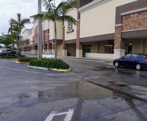 Shopping Mall «Lakes Mall», reviews and photos, W Oakland Park Blvd, Fort Lauderdale, FL 33319, USA