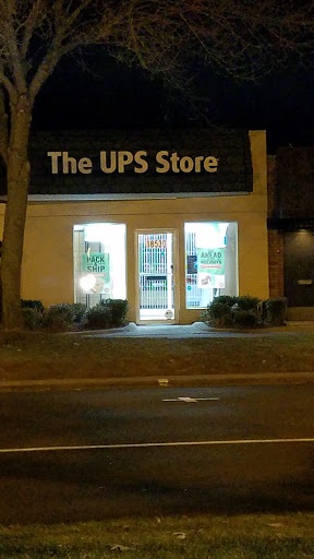 Shipping and Mailing Service «The UPS Store», reviews and photos, 18530 Mack Ave, Grosse Pointe, MI 48236, USA