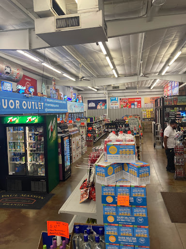 Liquor Store «Davis Liquor Outlet», reviews and photos, 1406 N Waco Ave, Wichita, KS 67203, USA