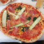 Photo n°1 de l'avis de Wolfgang.i fait le 07/04/2018 à 18:08 sur le  Pizzeria Hirscherstube à Brixen