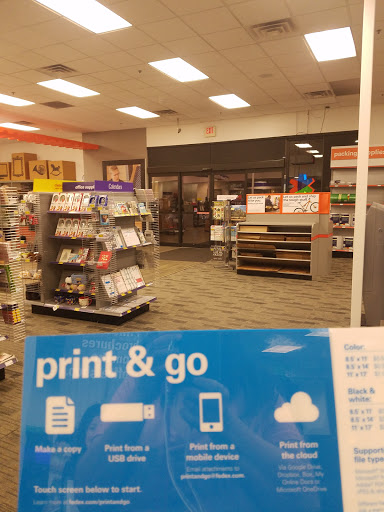 Print Shop «FedEx Office Print & Ship Center», reviews and photos, 1780 W Chandler Blvd, Chandler, AZ 85224, USA