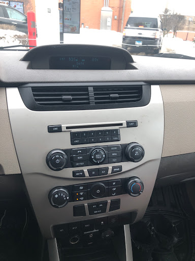 Car Wash «Rogers Park Hand Car Wash», reviews and photos, 6830 N Clark St, Chicago, IL 60626, USA