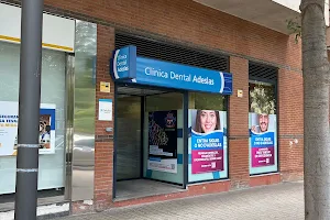 Clínica Dental Adeslas image