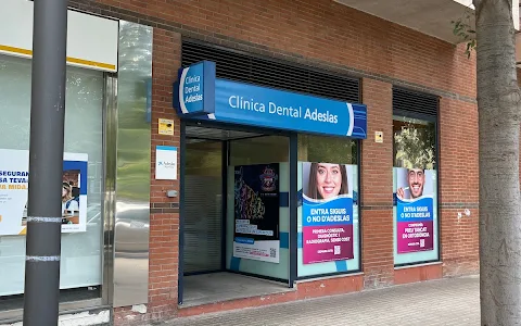 Clínica Dental Adeslas image