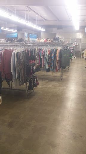 Thrift Store «Goodwill Central Texas Lake Austin Store», reviews and photos, 701 Newman Dr, Austin, TX 78703, USA
