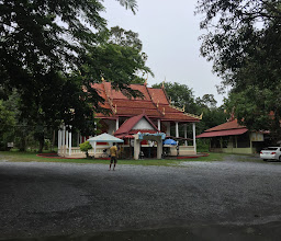 Wat Khao Daeng photo