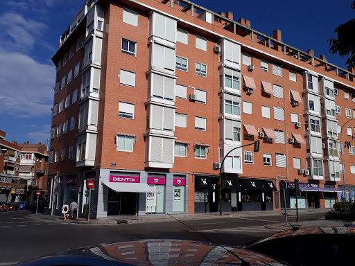 Información y opiniones sobre Dentix Madrid Barajas de Madrid