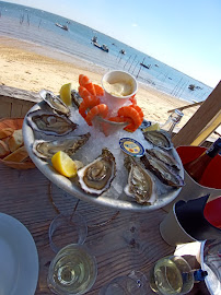 Plats et boissons du Restaurant de fruits de mer Le Monte à Bord - SARL Compagnie de l'Huître à Lège-Cap-Ferret - n°3