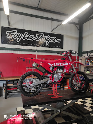 Max Bikes à Mondavezan
