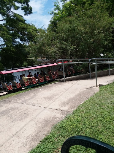 Public Golf Course «Landa Park Golf Course at Comal Springs», reviews and photos, 180 Golf Course Rd, New Braunfels, TX 78130, USA