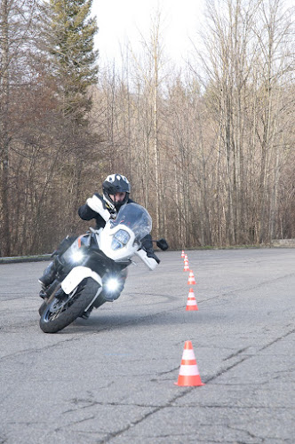 L-team.ch Roman Looser & Manuela Bredow Auto & Motorradfahrschule - Uster