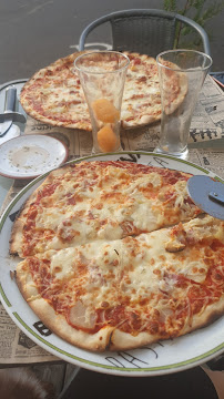 Plats et boissons du Pizzeria Aroma Pizza à Issoire - n°2