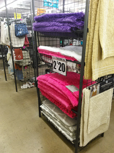 Discount Store «Fallas Paredes Discount Stores», reviews and photos, 26 E Baseline Rd #110, Phoenix, AZ 85040, USA