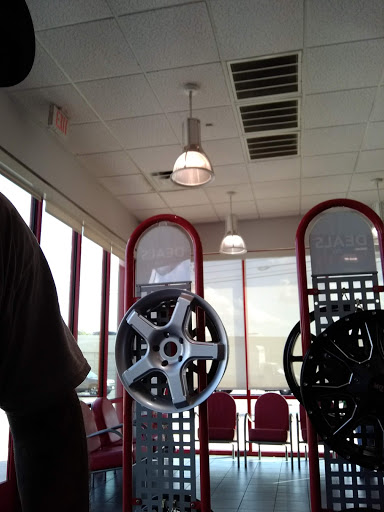 Tire Shop «Discount Tire Store - Leon Valley, TX», reviews and photos, 6221 Bandera Rd, Leon Valley, TX 78238, USA