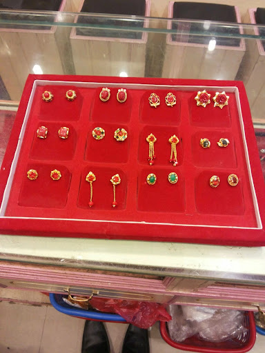 Indian Grocery Store «Nepali Store Cincinnatti Ohio», reviews and photos, 3091 W Galbraith Rd, Cincinnati, OH 45239, USA