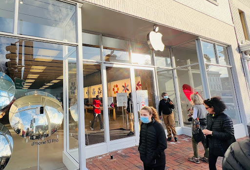 Apple Georgetown, 1229 Wisconsin Ave NW, Washington, DC 20007, USA, 