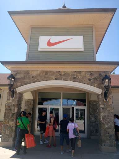 Clothing Store «Nike Factory Store», reviews and photos, 600 Bluebird Ct, Central Valley, NY 10917, USA