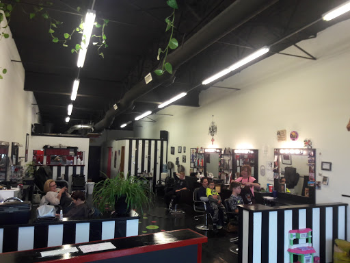 Beauty Salon «Jamie Kinz Family Hair Salon», reviews and photos, 301 N Main St, Noble, OK 73068, USA