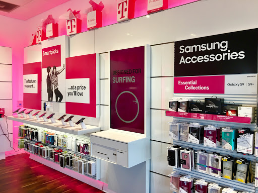 Cell Phone Store «T-Mobile», reviews and photos, 4830 Wilson Rd #200, Humble, TX 77396, USA