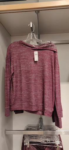 Clothing Store «Gap Outlet», reviews and photos, 37-32 82nd St, Jackson Heights, NY 11372, USA